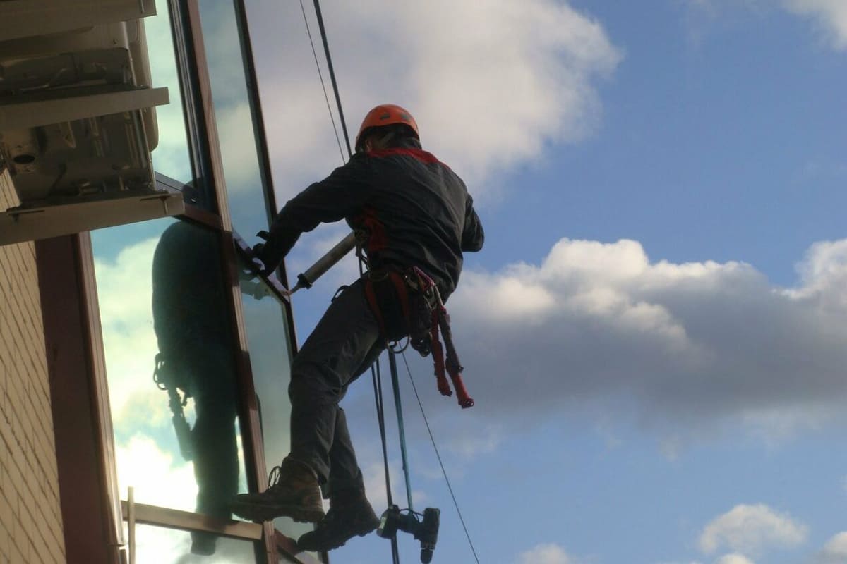 Услуги альпиниста